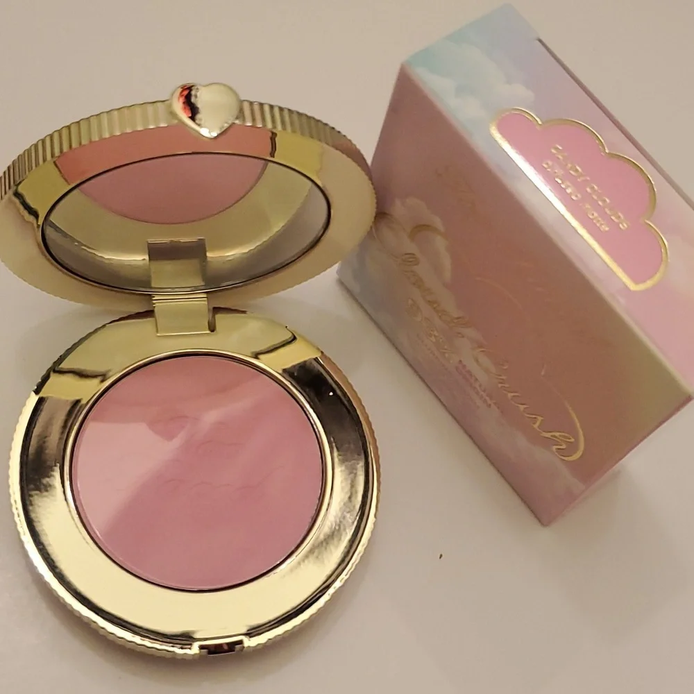 Too Faced Cloud Crush Blurring Blush Candy Cloud. BNIB